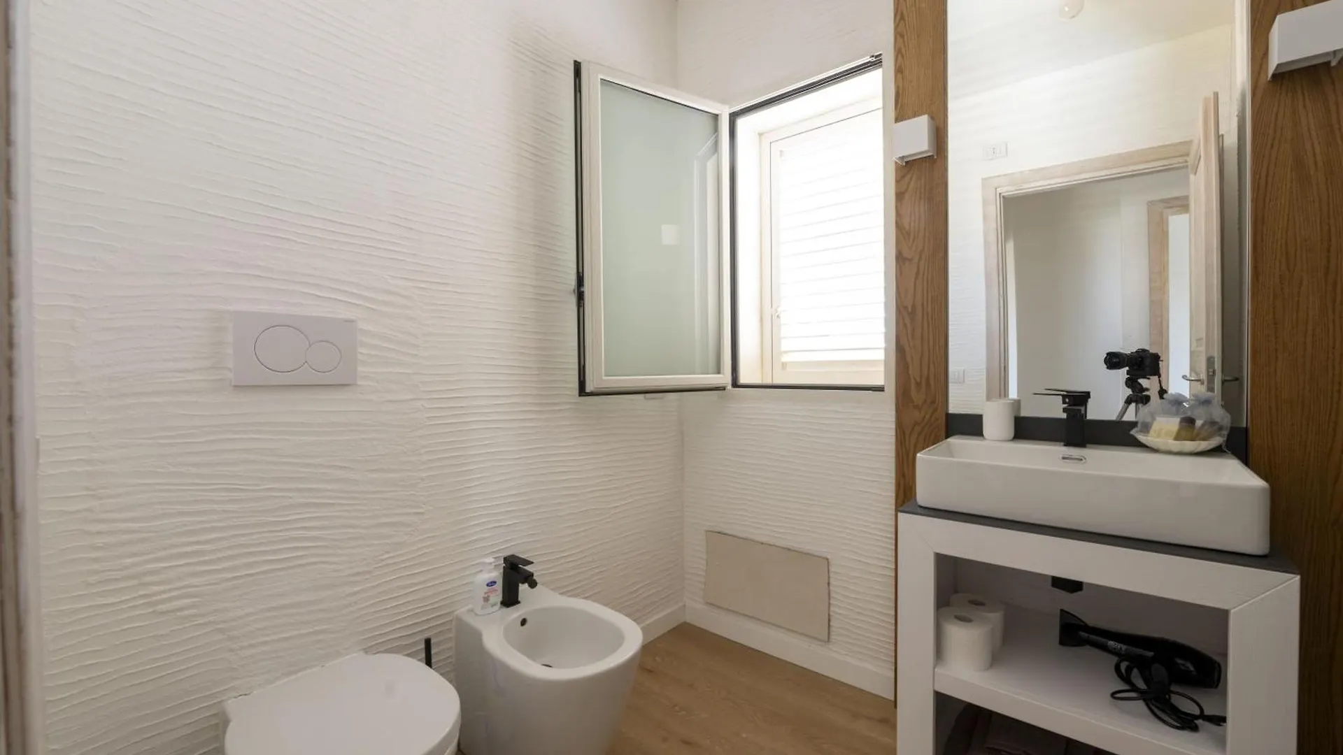 Yacht-Style New Apartment פאלאו