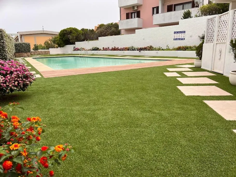 Yacht-Style New Apartment פאלאו 0*,